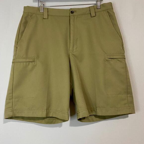Izod Men’s Cargo XFG Athletic Golf Shorts Six Pocket Tan Size 34 EUC - Picture 1 of 4